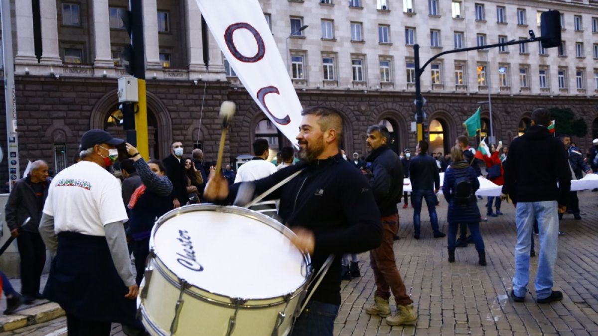 Димчев за протестите: Това е подигравка! Ситуацията става куриозна!