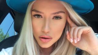 Тита пак развихри въображението в този си вид СНИМКИ