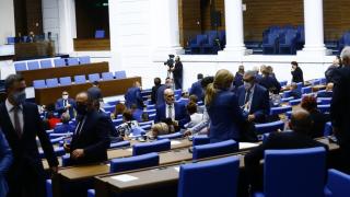 Парламентът събра кворум от втори опит