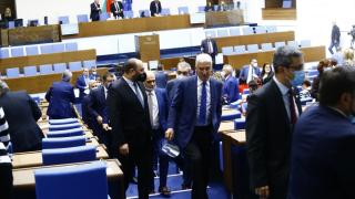 Извънредно от НС: Порязаха ГЕРБ за Велико народно събрание, Борисов остава на власт