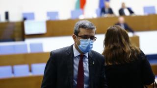 Биков посочи какво ще се случи в НС, ако Нинова направи правителство