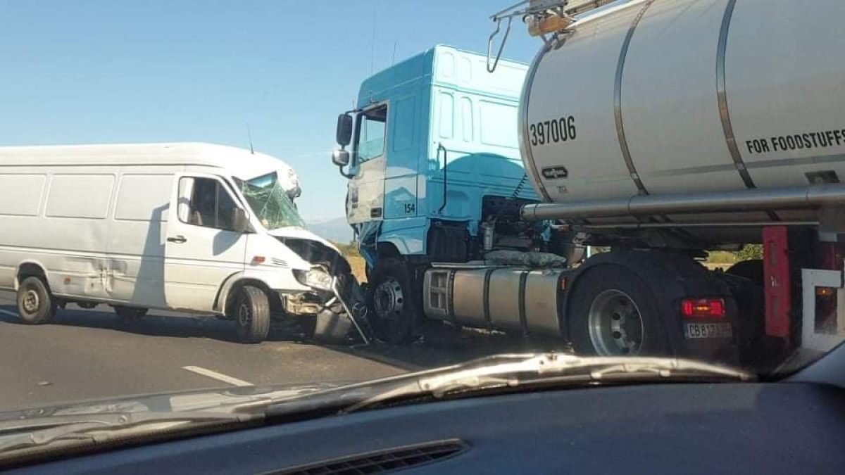Верижно меле с цистерна в Пловдивско