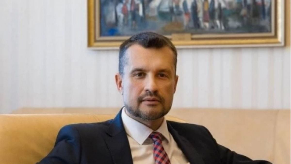 Бившият началник на кабинета на Радев закопа протеста 