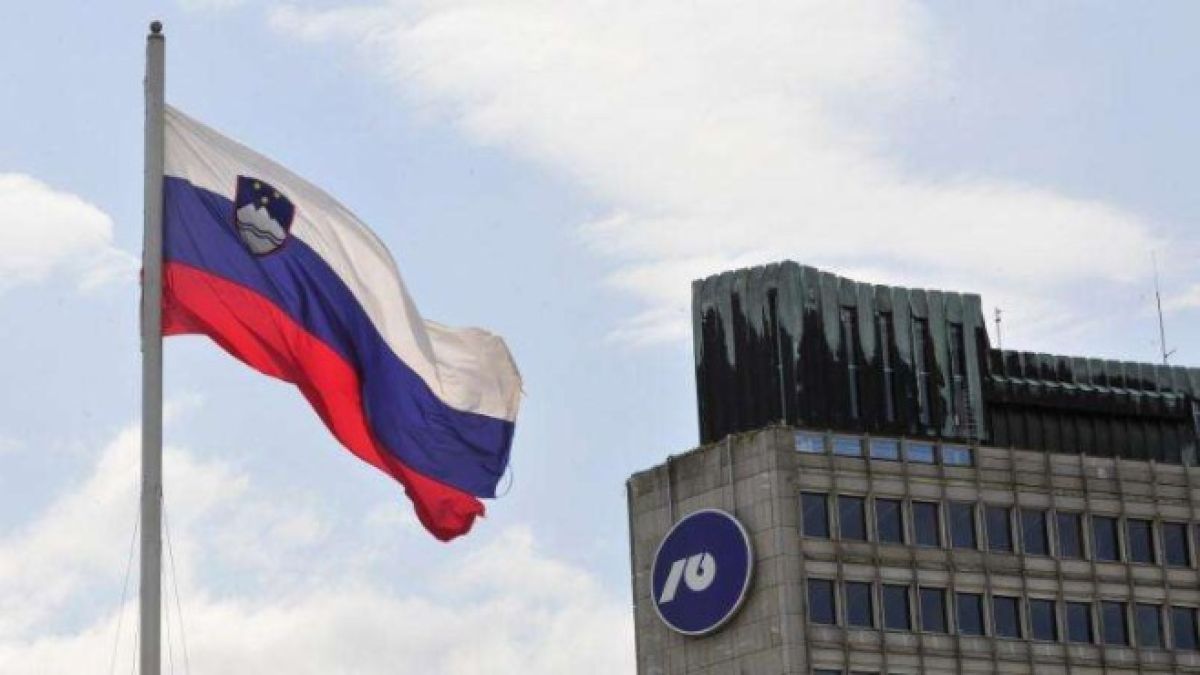 Започна се! Балканска държава наложи вечерен час, иде и забрана за сватби и кръщенета