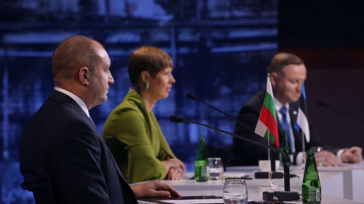 Мрежата пита Радев: Защо не каза и на естонците, че К-19 няма 