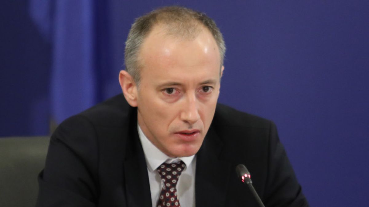 Министър Вълчев: Учениците с маски в училището, но има едно важно условие!