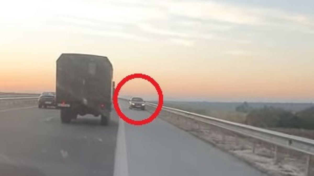 Екшън с шофьор и колона военни машини на АМ "Марица" ВИДЕО