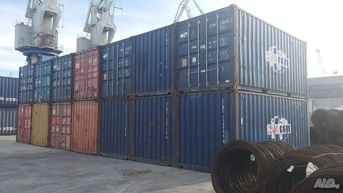 Откриха разложени човешки трупове в контейнер