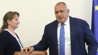 Сачева разкри защо Борисов не подава оставка!