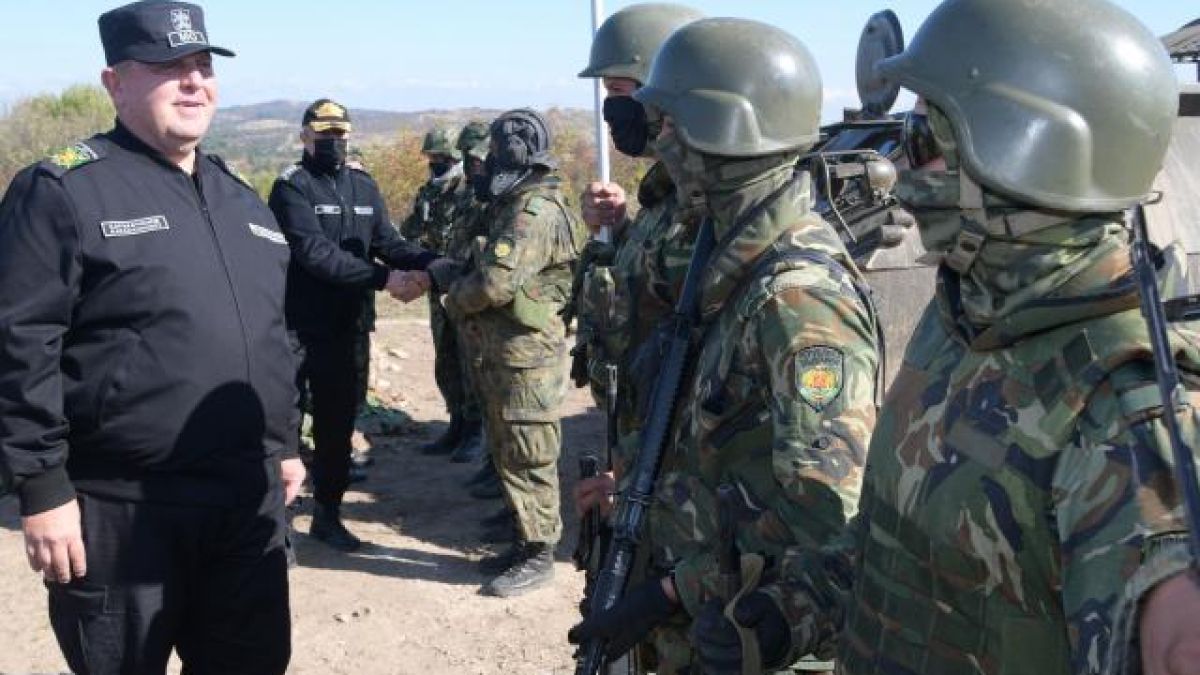 Армията възкръсна! Невиждано по мащаби от 20 години насам военно учение с бойни стрелби на полигона "Корен" СНИМКИ