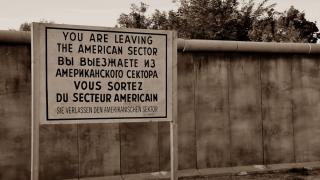 1300 км огради, мини и дула на пушки - границата между Източна и Западна Германия
