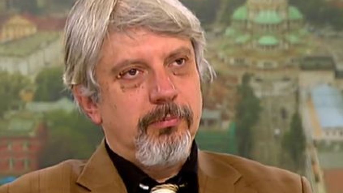 Проф. Витанов даде толкова страшна прогноза за К-19 у нас, че смълча всички ТАБЛИЦА