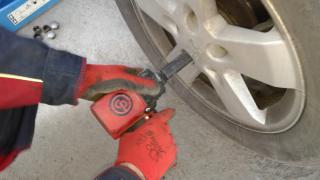 Седем груби грешки при смяната на гуми