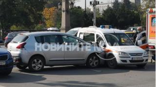 Кървави новини след страшното меле с линейка на "Орлов мост" в София СНИМКИ