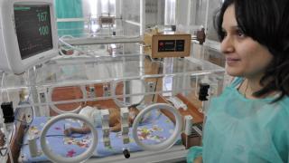 Заразена вдовица на починал от К-19 в Хасково роди и изпълни предсмъртното желание на съпруга си за име на бебето