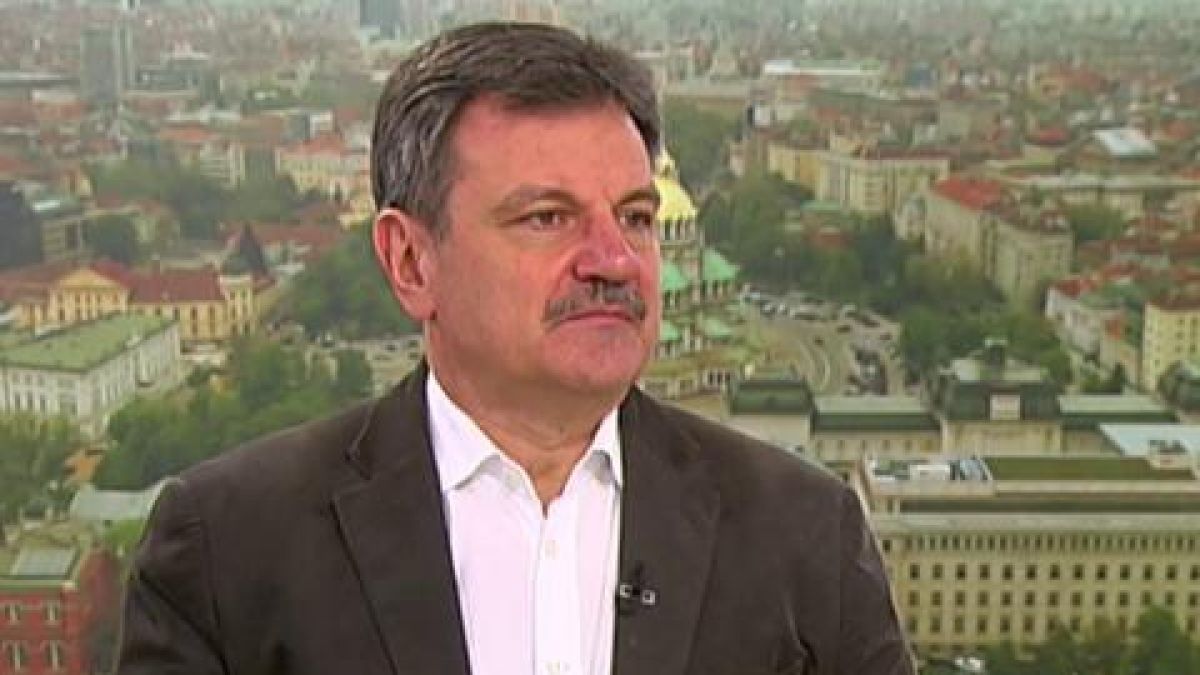 Пулмологът д-р Симидчиев посочи кои места ще пламнат с К-19 и защо ВИДЕО