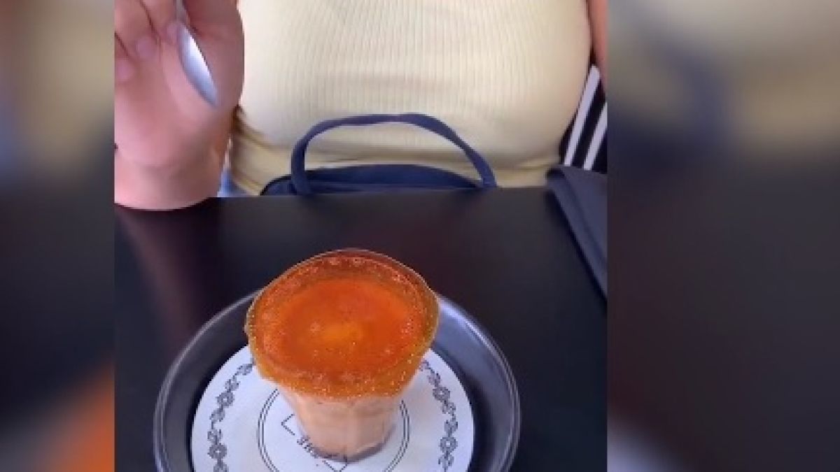 Момиче се опита да пробва екзотичен десерт, но стана конфуз ВИДЕО
