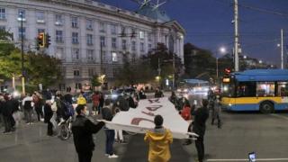 Напрежение: Студенти блокираха движението пред СУ