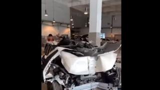 Зрелищни ВИДЕА: Нов Nissan бе смачкан при катастрофа, но се случи нещо изумително