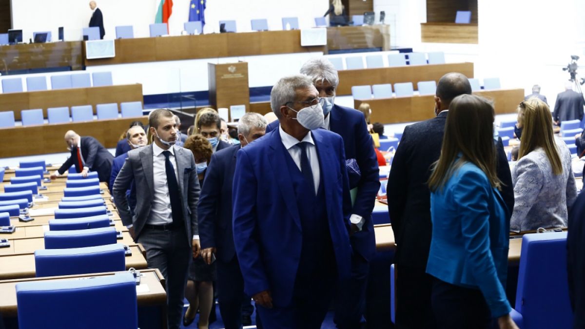 Депутатите се събират за последно