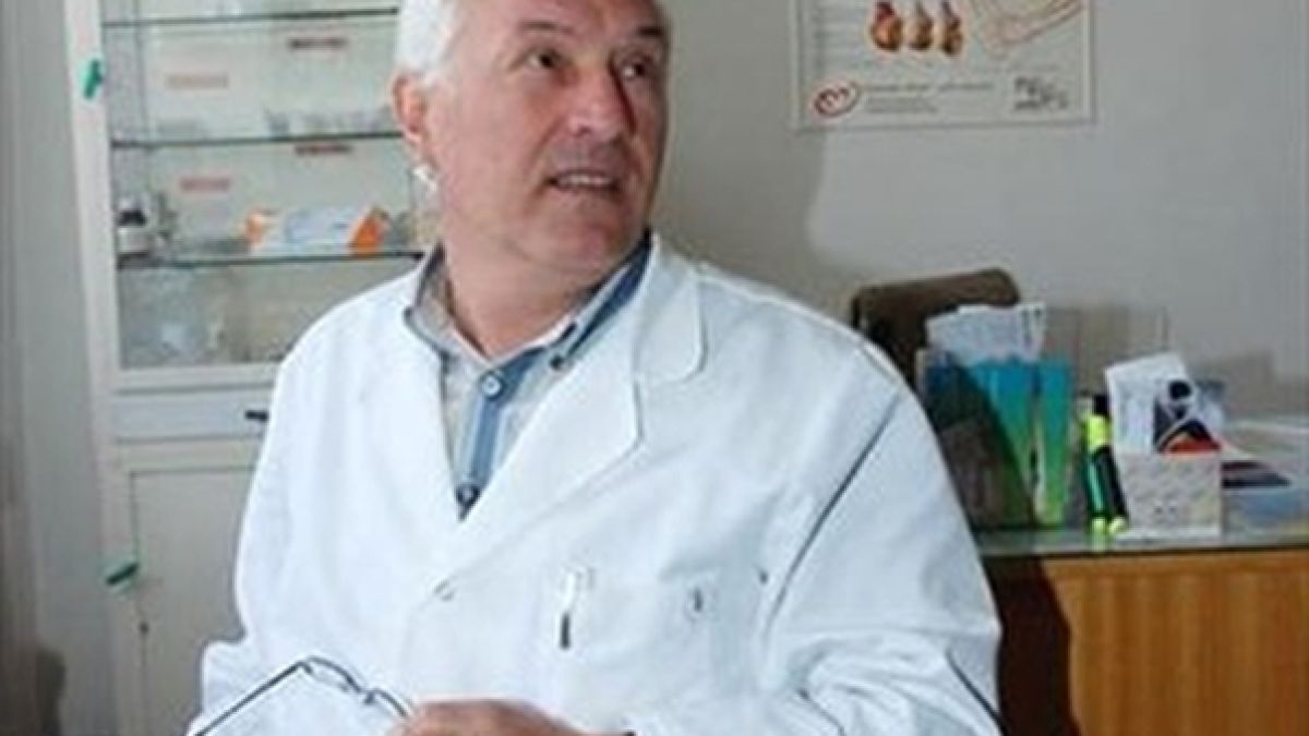 Двама уважавани лекари загубиха битката с коронавируса 