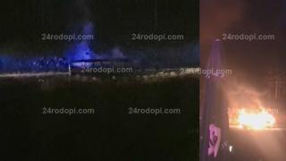 Автобус с работници се запали и почти изгоря до Кърджали ВИДЕО