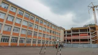 Какво се случва в училището в Опака, което загуби двама преподаватели заради К-19 ВИДЕО