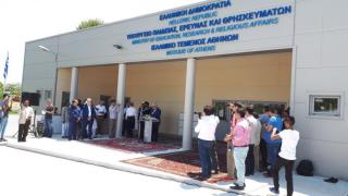 Докато джихадист коли във Виена, в Атина врати отвори... 