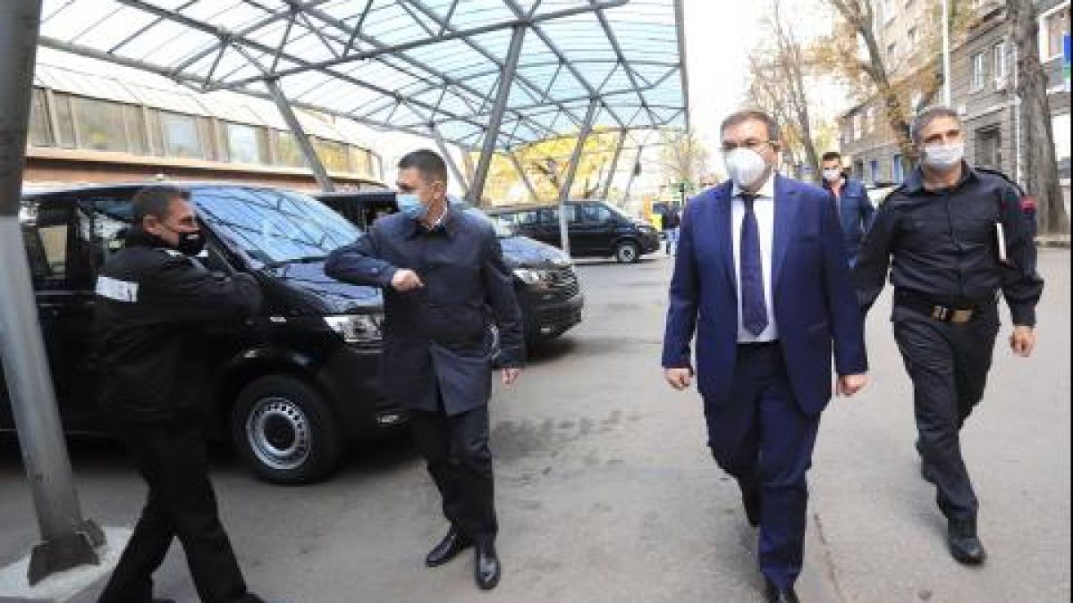 Започват да издават е-направления за PCR тестове до дни