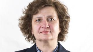 Безпрецедентно големи заплати за учителите през 2021 г. обяви математичка, депутат от ГЕРБ