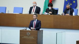 Скандал с обиди и нови искания за оставка в парламента