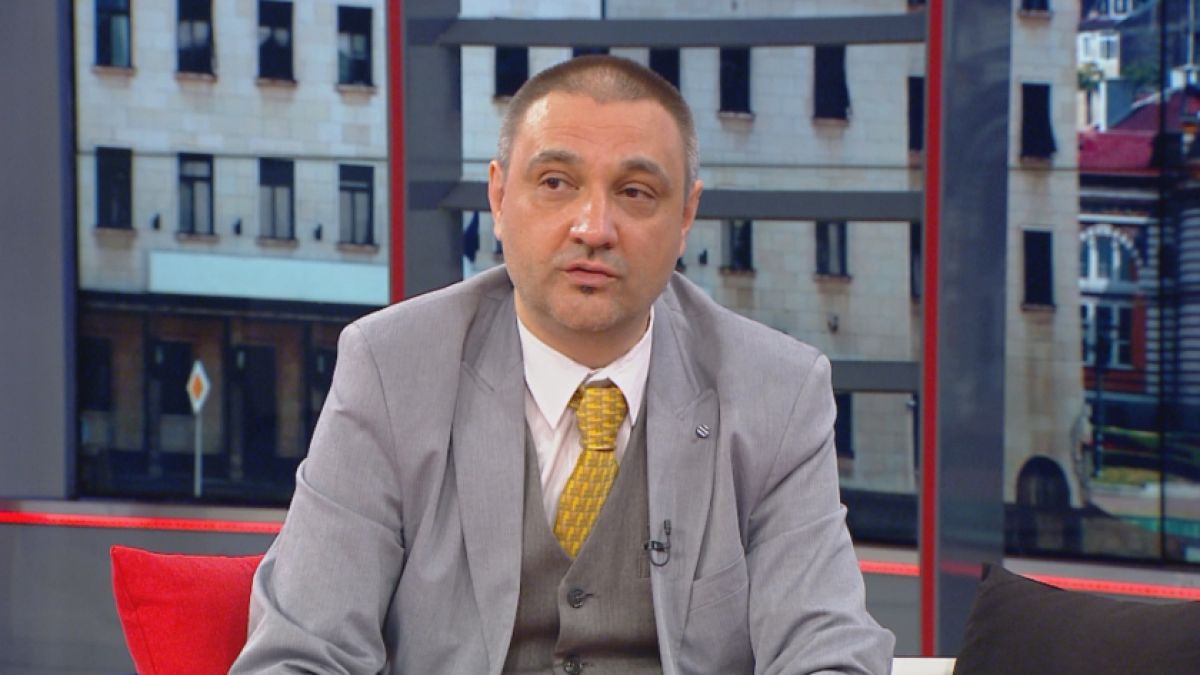 Доц. Чорбанов: Каквито и мерки да налагаме, К-19 ще отслабне чак когато...