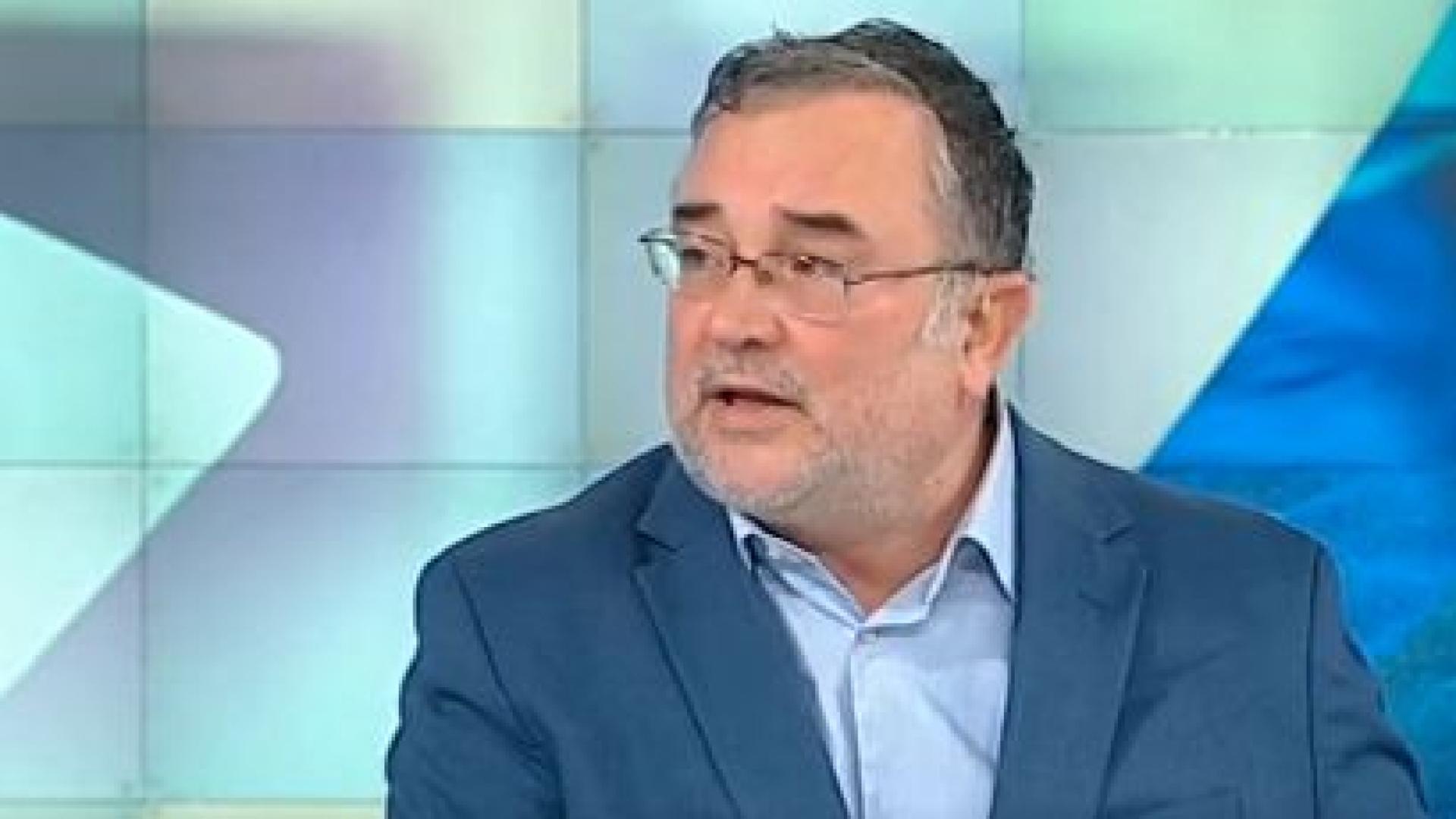 Д-р Ботев изброи медикаментите, с които е лекувал успешно от К-19 най-тежките си пациенти 