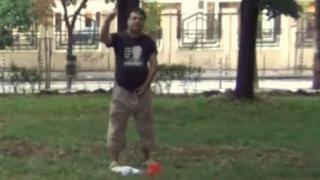 Протестърът Михаил, пикал върху трибагреника, вече го загази здраво
