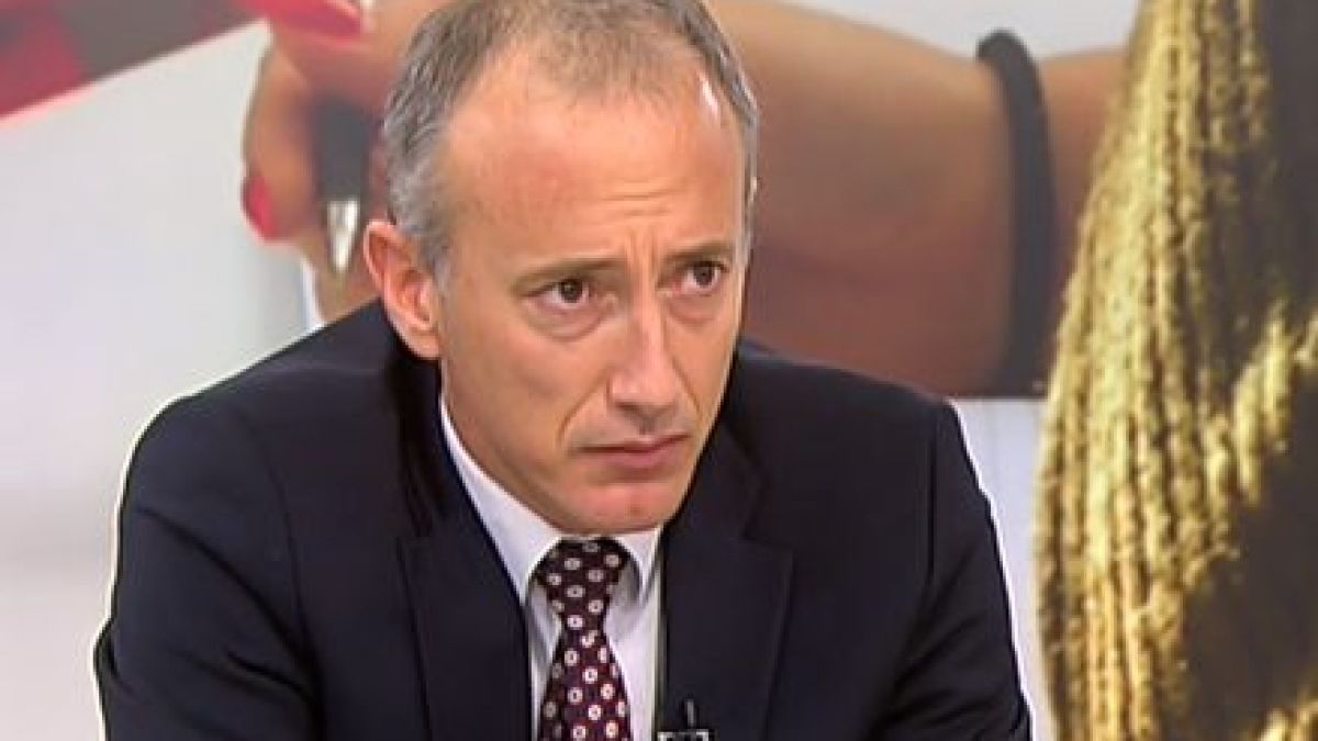 Вълчев с важни новини за учениците и учителите