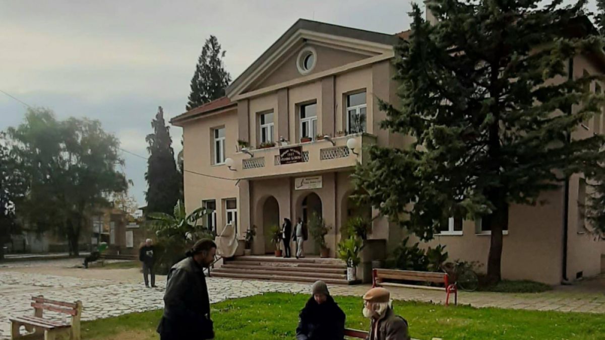 Окървавена чужденка слезе от АМ "Тракия" и се добра до първото село по пътя й, а там...