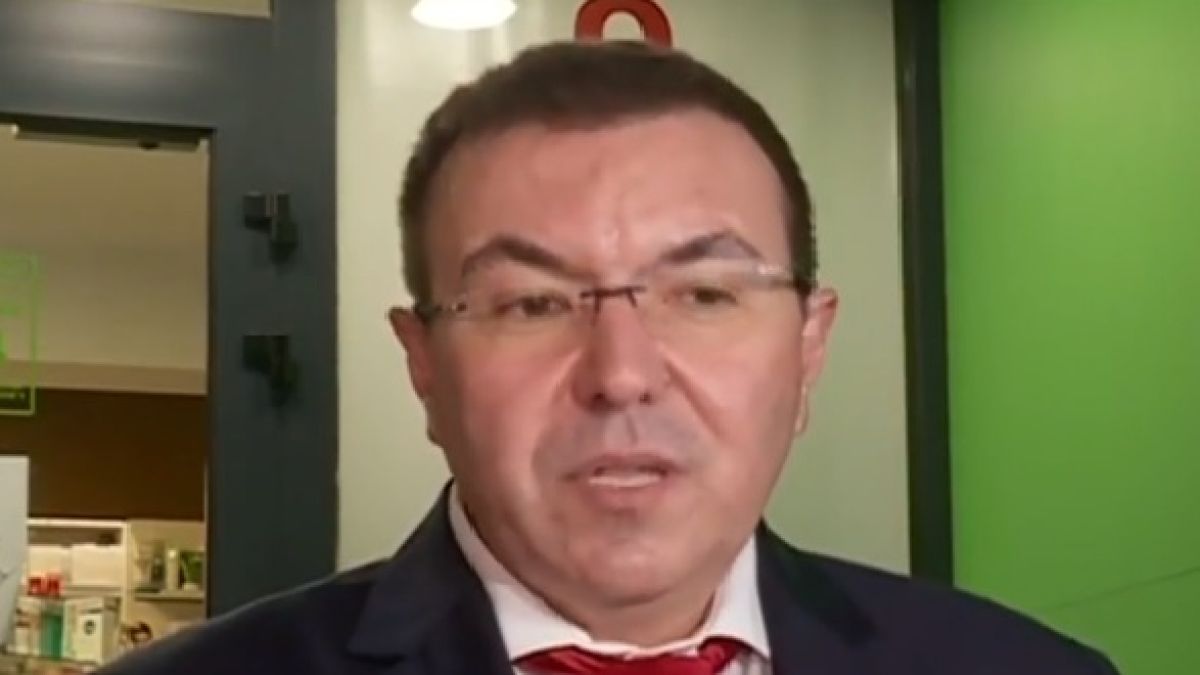 Проф. Ангелов с извънреден брифинг за кризата с лекарствата и "зелените коридори" ВИДЕО