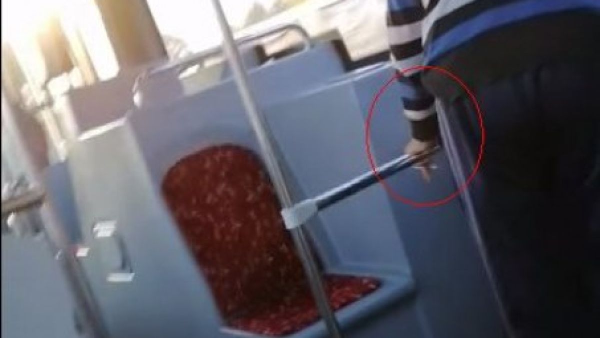 Кондуктор скандализира със своеволията си в пловдивски рейс ВИДЕО 