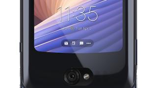 Motorola razr 5G е най-новият сгъваем смартфон в онлайн магазина на VIVACOM
