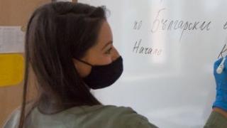 Не е за вярване какво ще правят родители на ученици от бургаско школо заради учители с К-19 