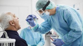 COVID-19 постави нов ужасяващ рекорд на заразените у нас за денонощие  