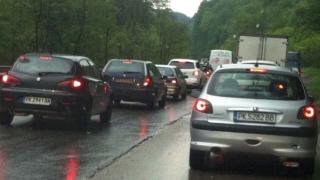 Огромно задръстване на Владая след катастрофа