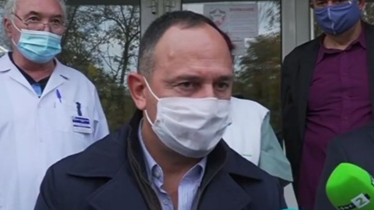 Ръководството на болницата в Пловдив даде обяснения за двамата пациенти с К-19, починали на стълбите ВИДЕО