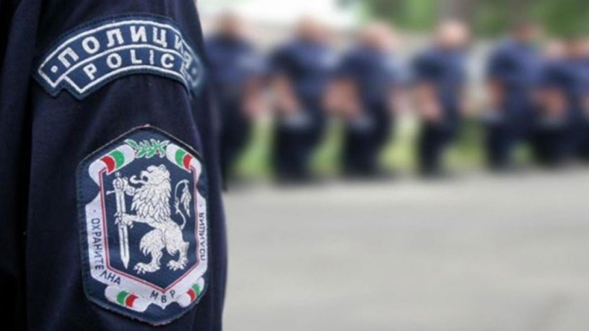 Полицаят, помогнал на бургазлии под карантина, се оказа...