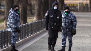Извънредно! Въоръжен мъж взе за заложници 6 деца в Санкт Петербург ВИДЕО