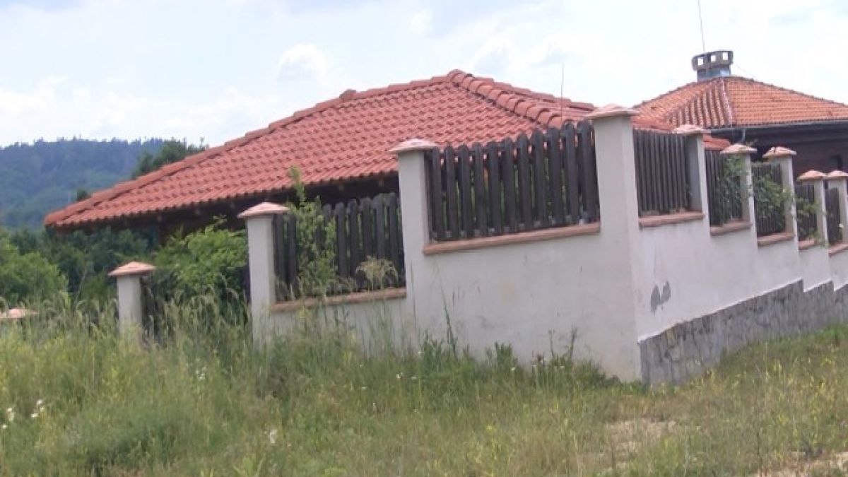 Заради пандемията: Масово продават къщи за гости 