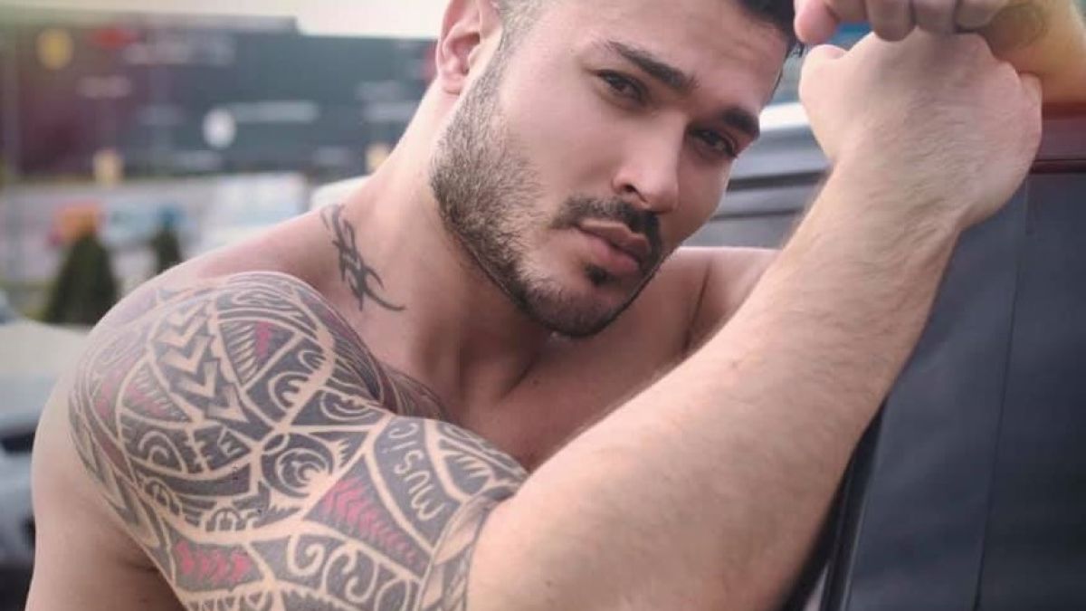 Галин си свали гащите и впечатли фенките си СНИМКА 18+
