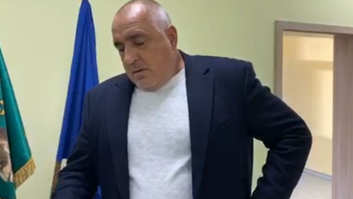 Борисов захапа жестоко Радев: Не хвърлям парите от джипката, а... ВИДЕО