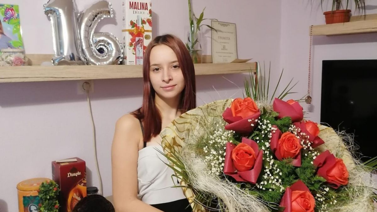 Мистерия: 16-г. красавица от София потъна вдън земя СНИМКА