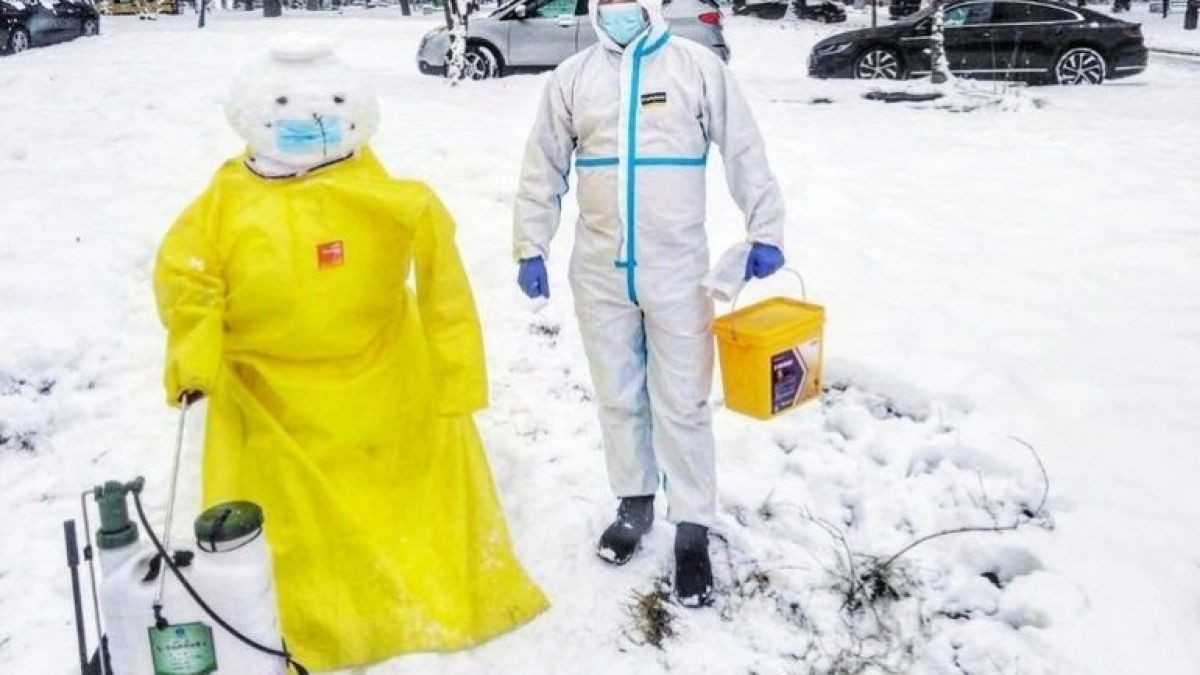 Във ВМА „пръскат“ свежо настроение насред пандемията К-19